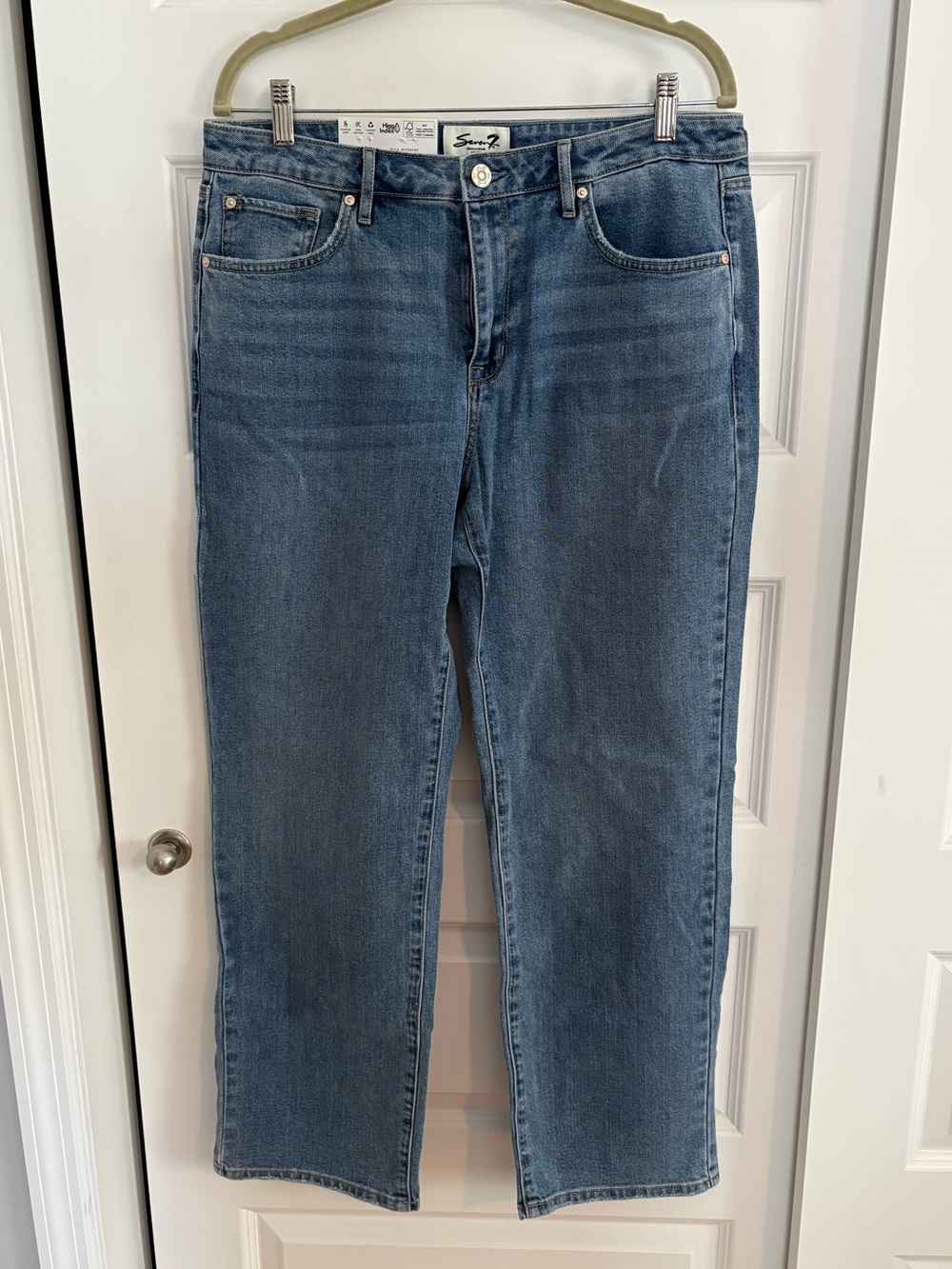 NWT Seven7 Straight Leg Jeans